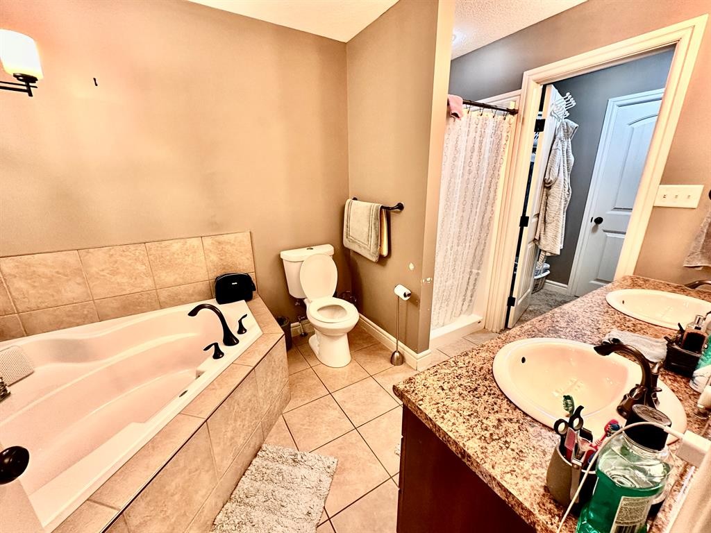 2826 12 Avenue, Wainwright, AB - Indoor Photo Showing Bathroom