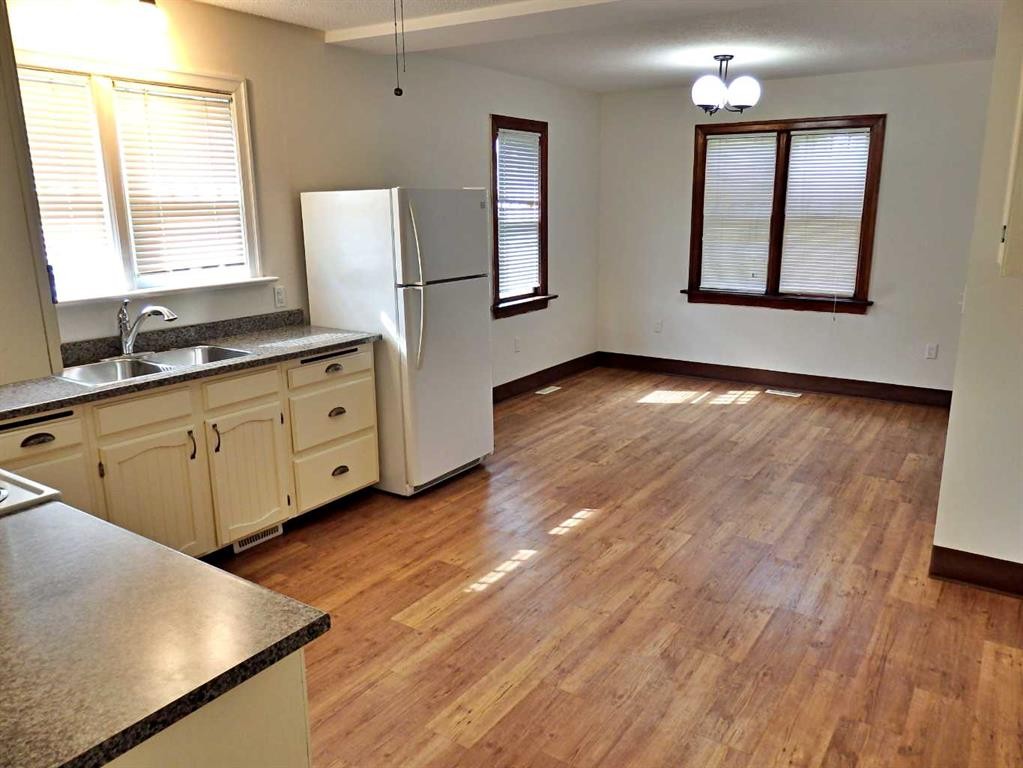 4709 48B Avenue, Vermilion, AB - Indoor Photo Showing Kitchen With Double Sink
