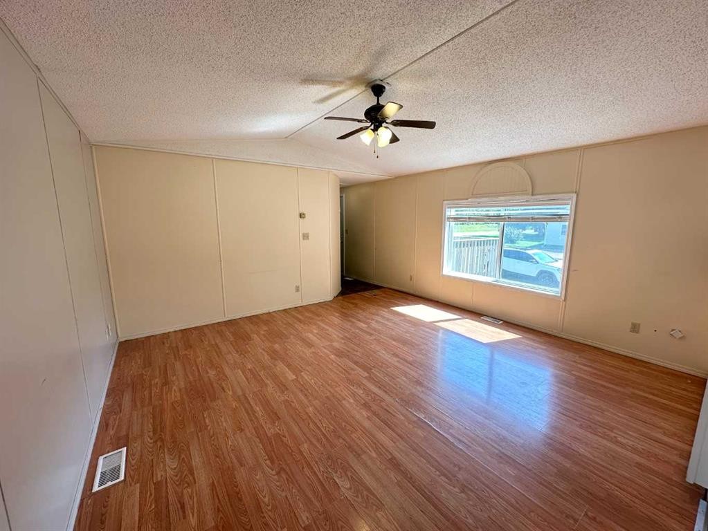 5001 51 Street, Clandonald, AB - Indoor Photo Showing Other Room