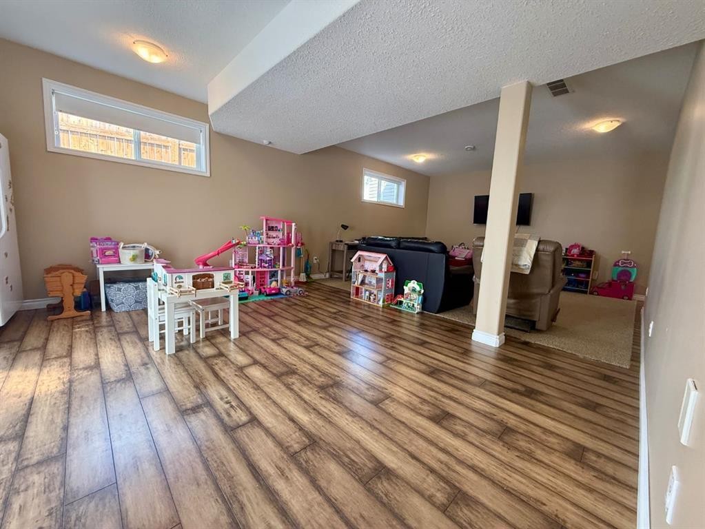 4905 5 Avenue, Chauvin, AB - Indoor