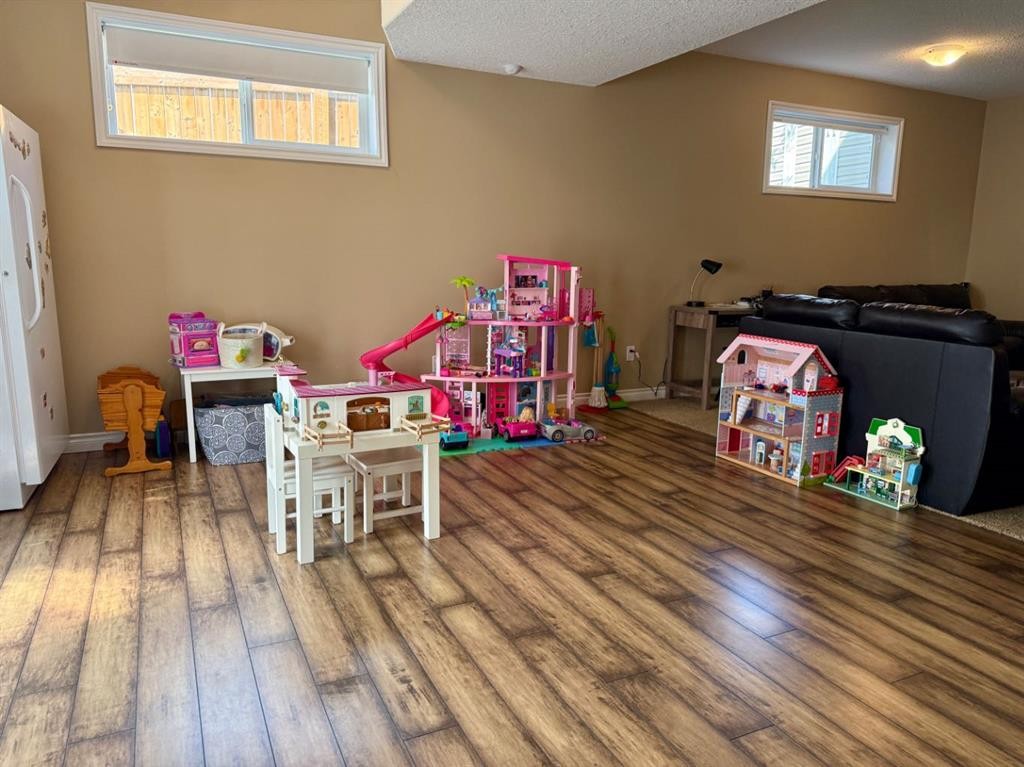 4905 5 Avenue, Chauvin, AB - Indoor Photo Showing Other Room