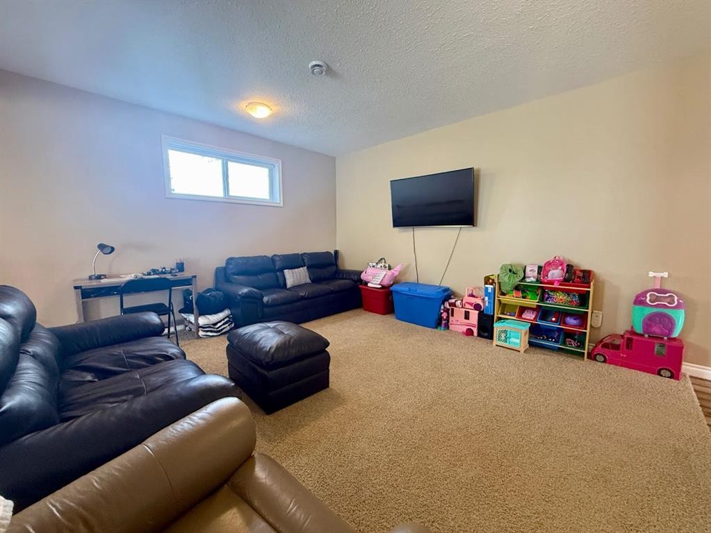4905 5 Avenue, Chauvin, AB - Indoor