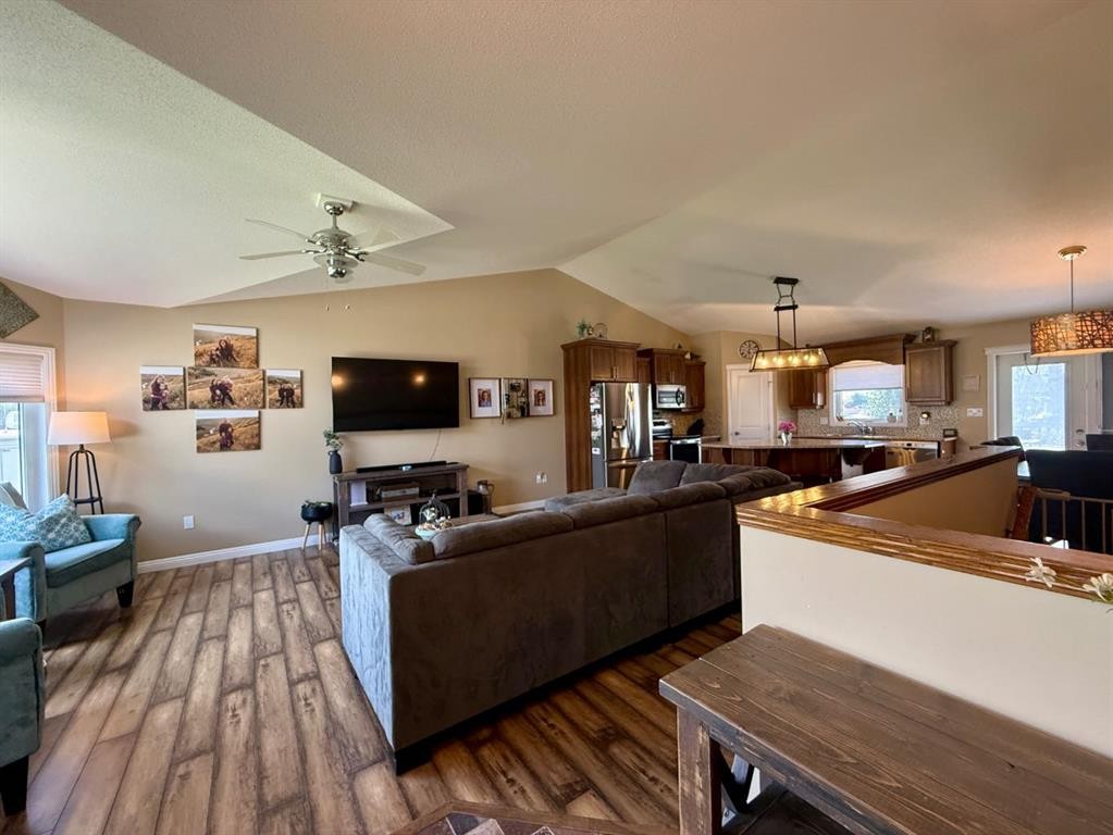 4905 5 Avenue, Chauvin, AB - Indoor