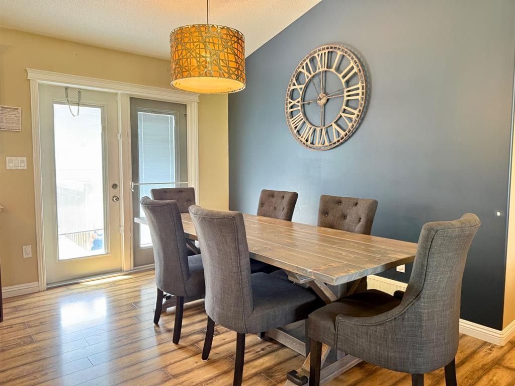 4905 5 Avenue, Chauvin, AB - Indoor Photo Showing Dining Room
