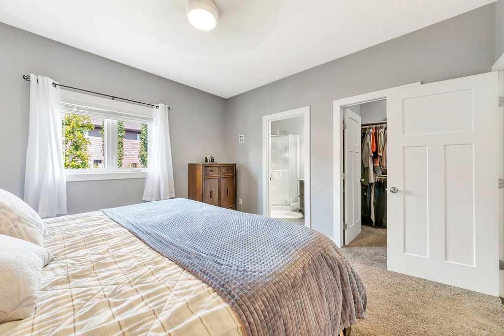 4206 40Th Street Close, Lloydminster, SK - Indoor Photo Showing Bedroom