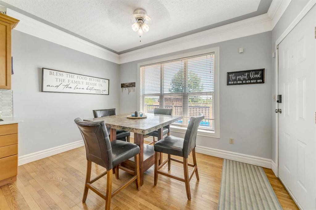 407 1 Avenue Nw, Waseca, SK - Indoor Photo Showing Dining Room