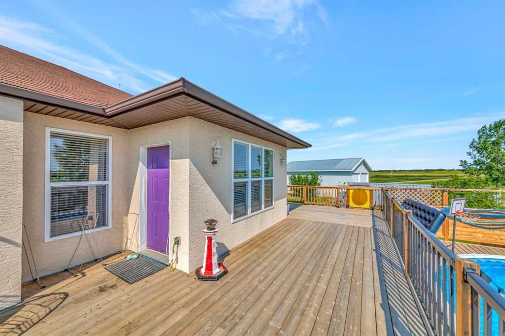407 1 Avenue Nw, Waseca, SK - Outdoor With Deck Patio Veranda With Exterior