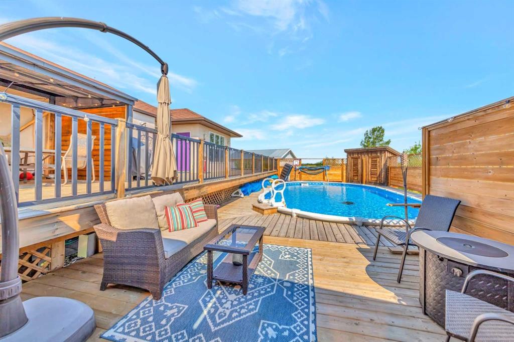 407 1 Avenue Nw, Waseca, SK - Outdoor With Deck Patio Veranda With Exterior