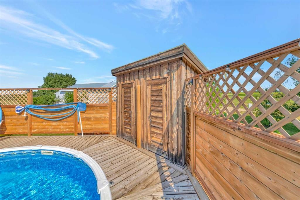 407 1 Avenue Nw, Waseca, SK - Outdoor With Deck Patio Veranda