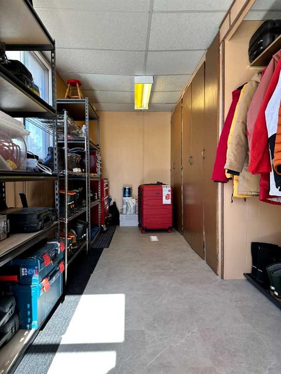 1950 5 Avenue, Wainwright, AB - Indoor Photo Showing Garage