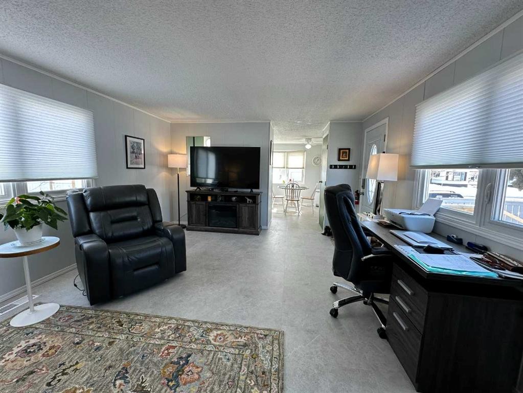 1950 5 Avenue, Wainwright, AB - Indoor