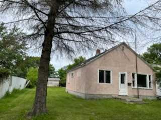 5108 54A Street, Lloydminster, AB - Outdoor