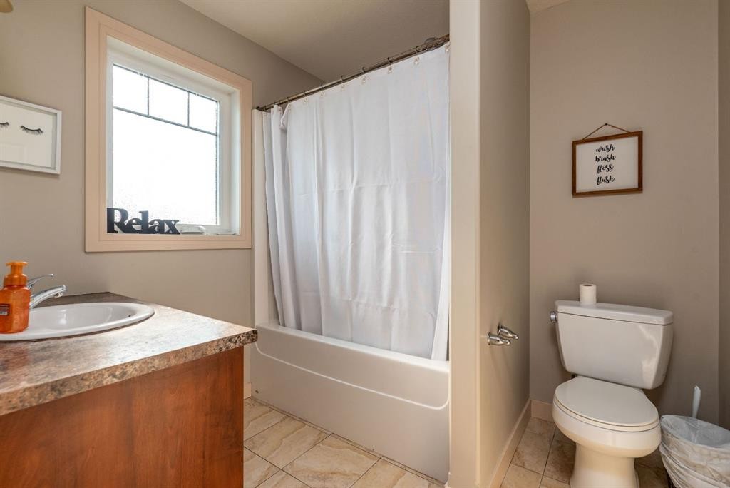 3802 74 Avenue, Lloydminster, AB - Indoor Photo Showing Bathroom