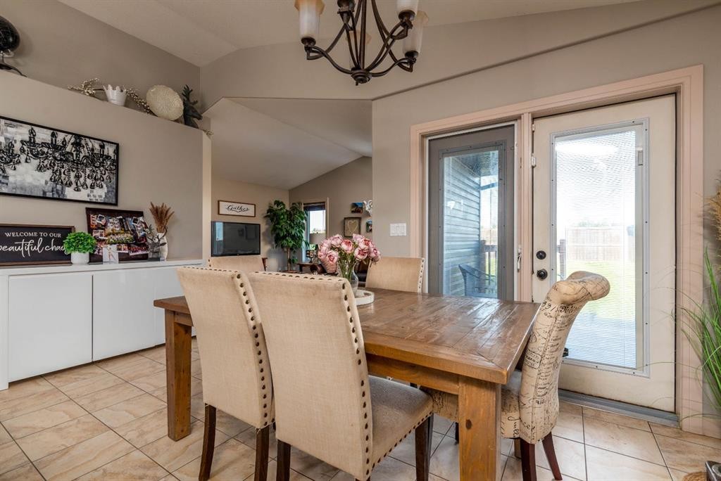3802 74 Avenue, Lloydminster, AB - Indoor Photo Showing Dining Room