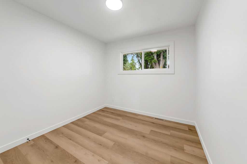 5410 46Th Street, Lloydminster, AB - Indoor Photo Showing Other Room