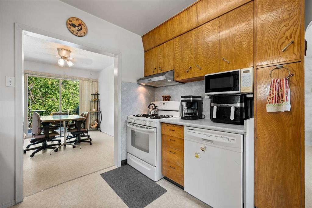 32037 Twp 504, Kitscoty, AB - Indoor Photo Showing Kitchen