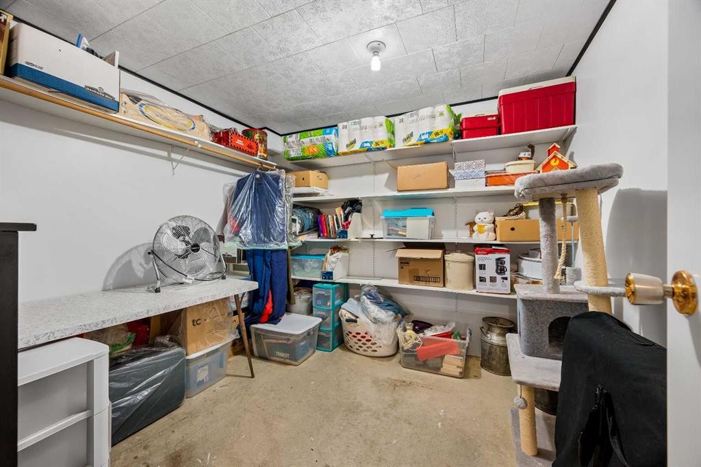 32037 Twp 504, Kitscoty, AB - Indoor With Storage