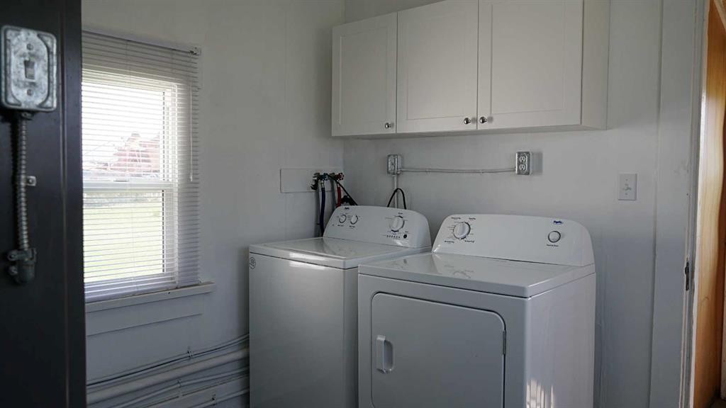 4906 49 Avenue, Dewberry, AB - Indoor Photo Showing Laundry Room