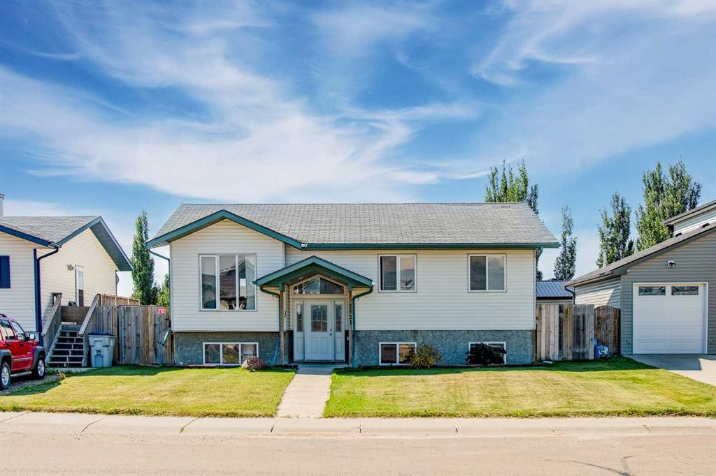 2521 11 Avenue, Wainwright, AB - Outdoor With Facade