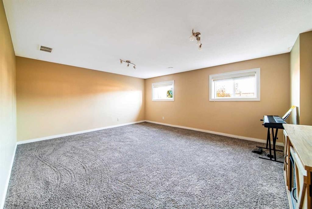 2521 11 Avenue, Wainwright, AB - Indoor Photo Showing Other Room