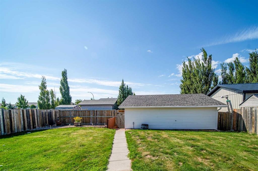2521 11 Avenue, Wainwright, AB - Outdoor