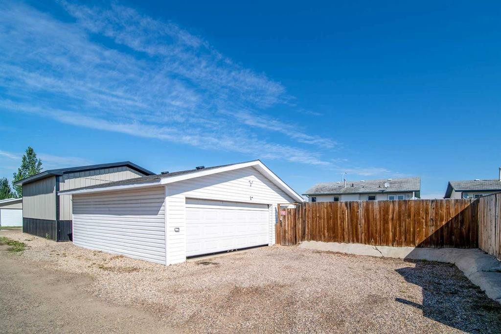 2521 11 Avenue, Wainwright, AB - Outdoor With Exterior