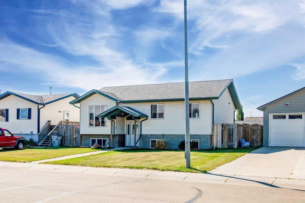 2521 11 Avenue, Wainwright, AB - Outdoor