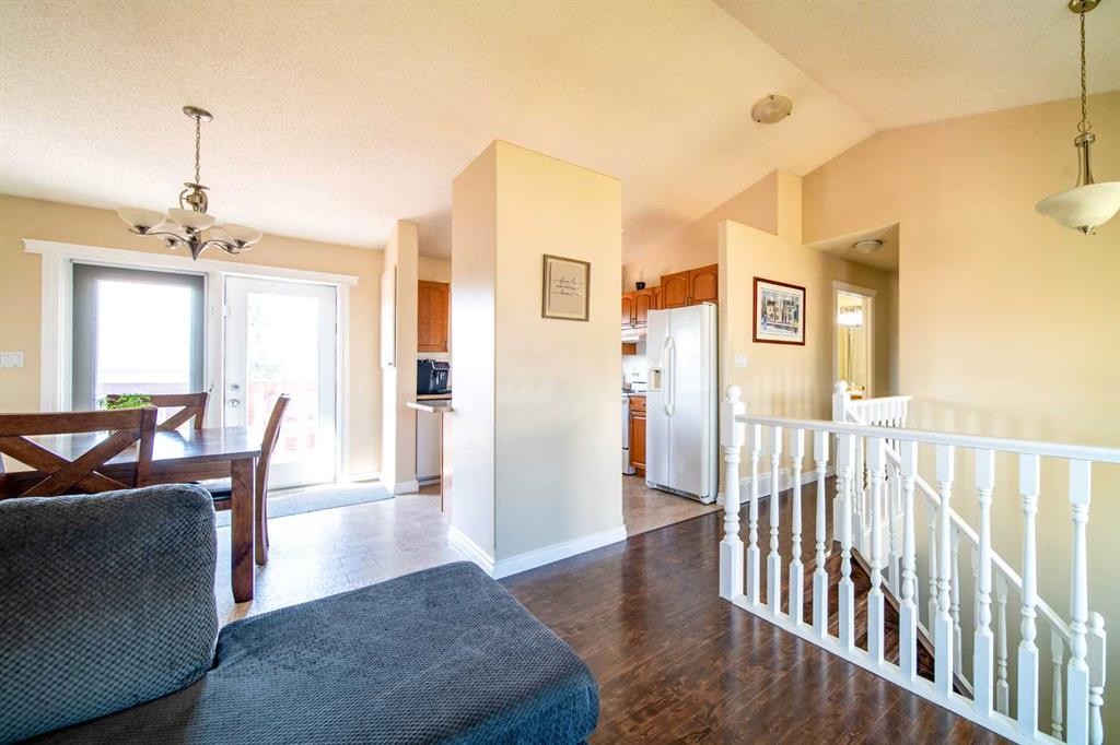 2521 11 Avenue, Wainwright, AB - Indoor