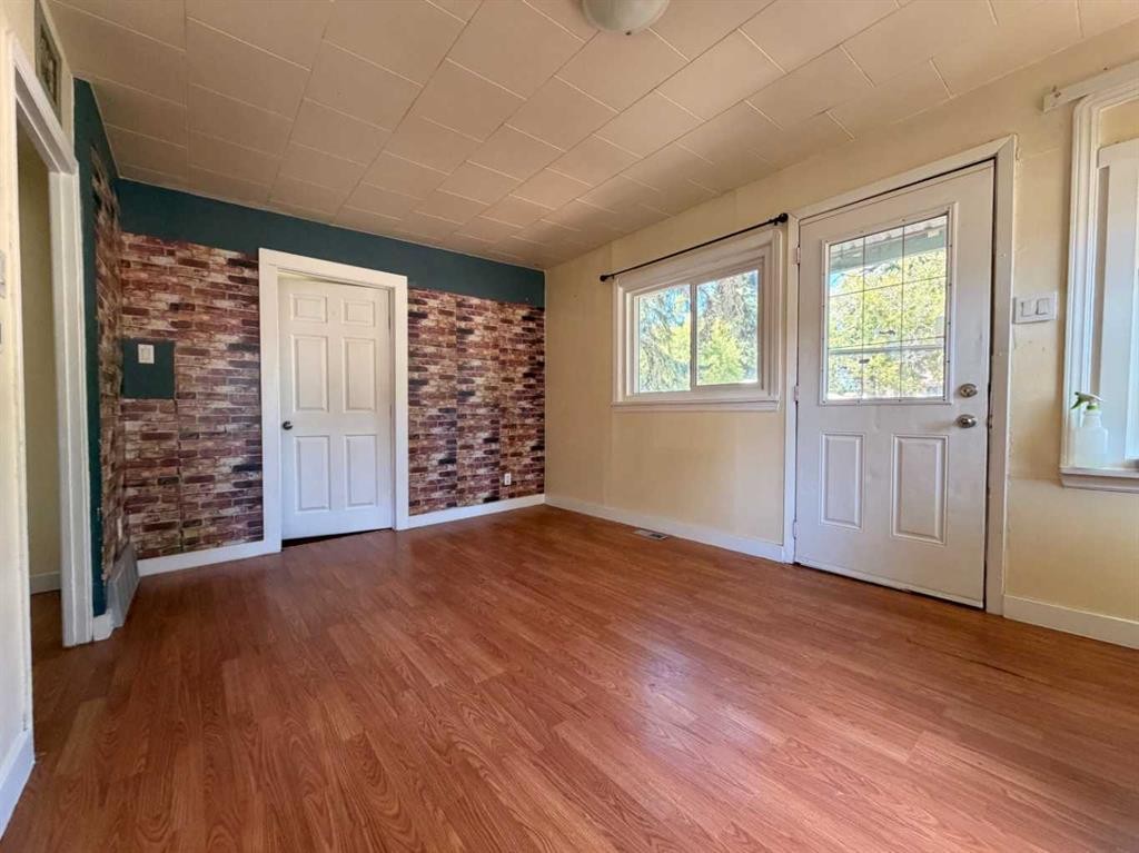 737 6 Avenue, Wainwright, AB - Indoor Photo Showing Other Room