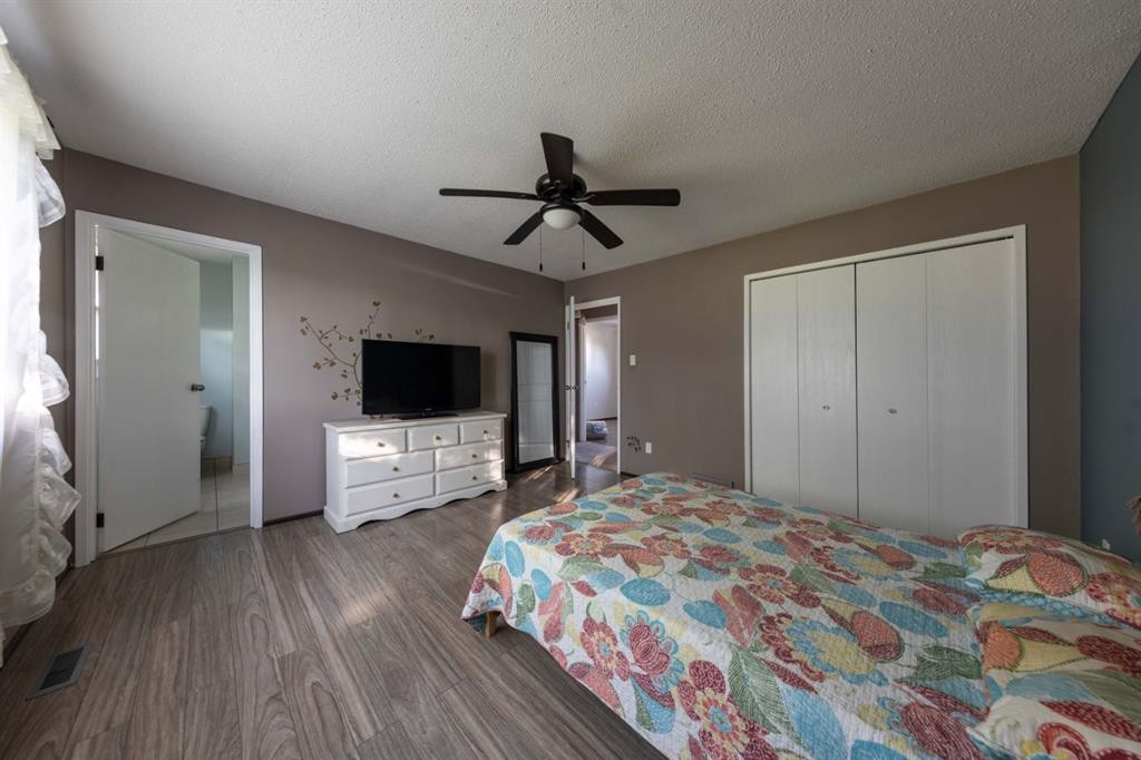 3007 52 Avenue, Lloydminster, AB - Indoor Photo Showing Bedroom