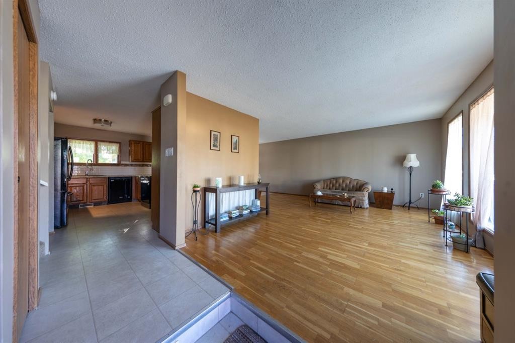 3007 52 Avenue, Lloydminster, AB - Indoor Photo Showing Other Room