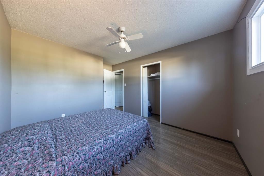 3007 52 Avenue, Lloydminster, AB - Indoor Photo Showing Bedroom