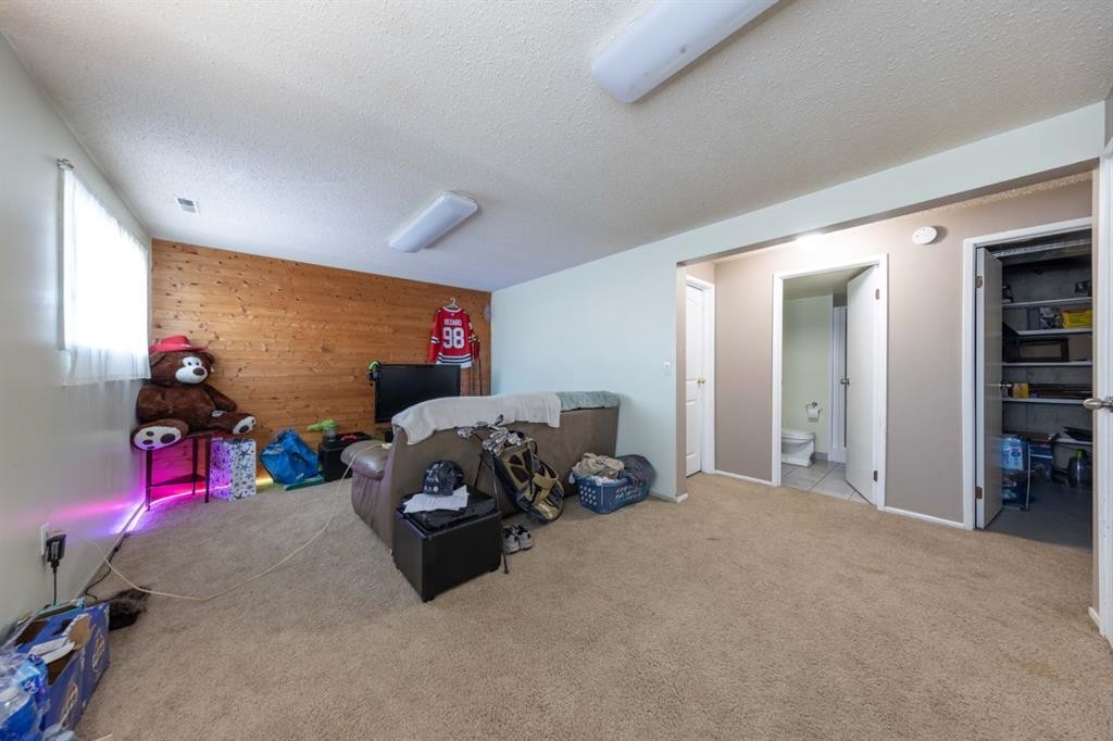 3007 52 Avenue, Lloydminster, AB - Indoor Photo Showing Other Room