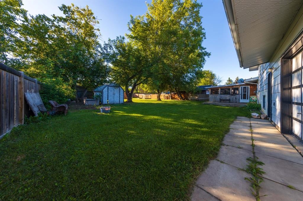 3007 52 Avenue, Lloydminster, AB - Outdoor