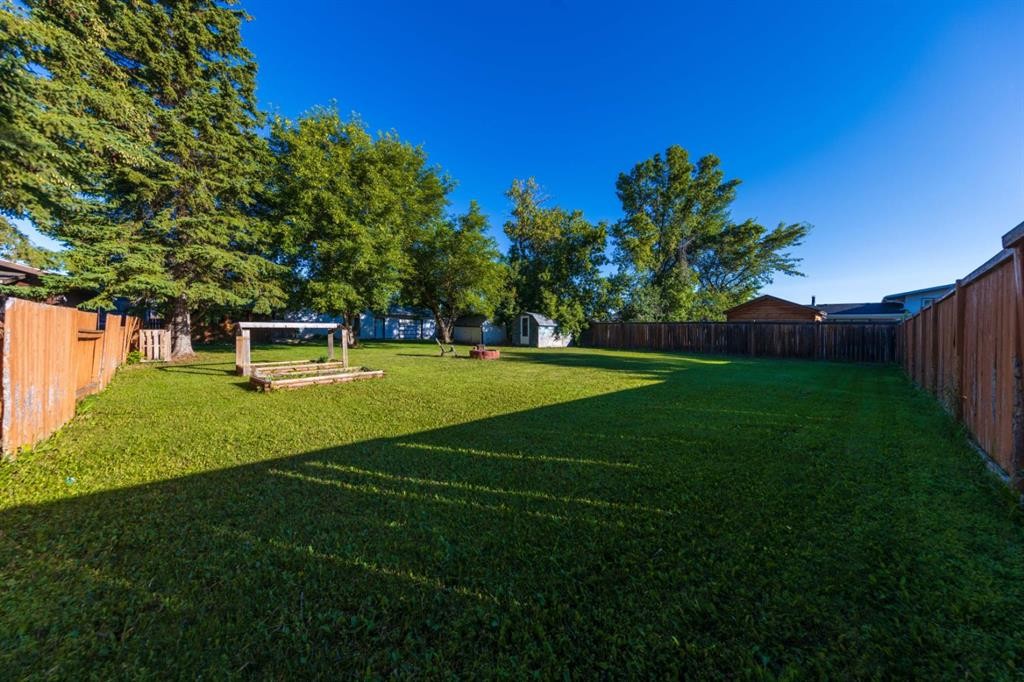 3007 52 Avenue, Lloydminster, AB - Outdoor With Backyard