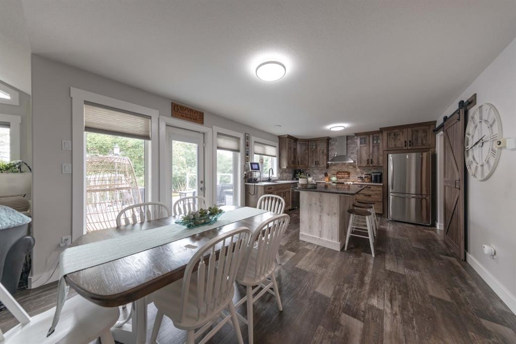 4 Sandpiper Estates, Sandy Beach, AB - Indoor Photo Showing Dining Room