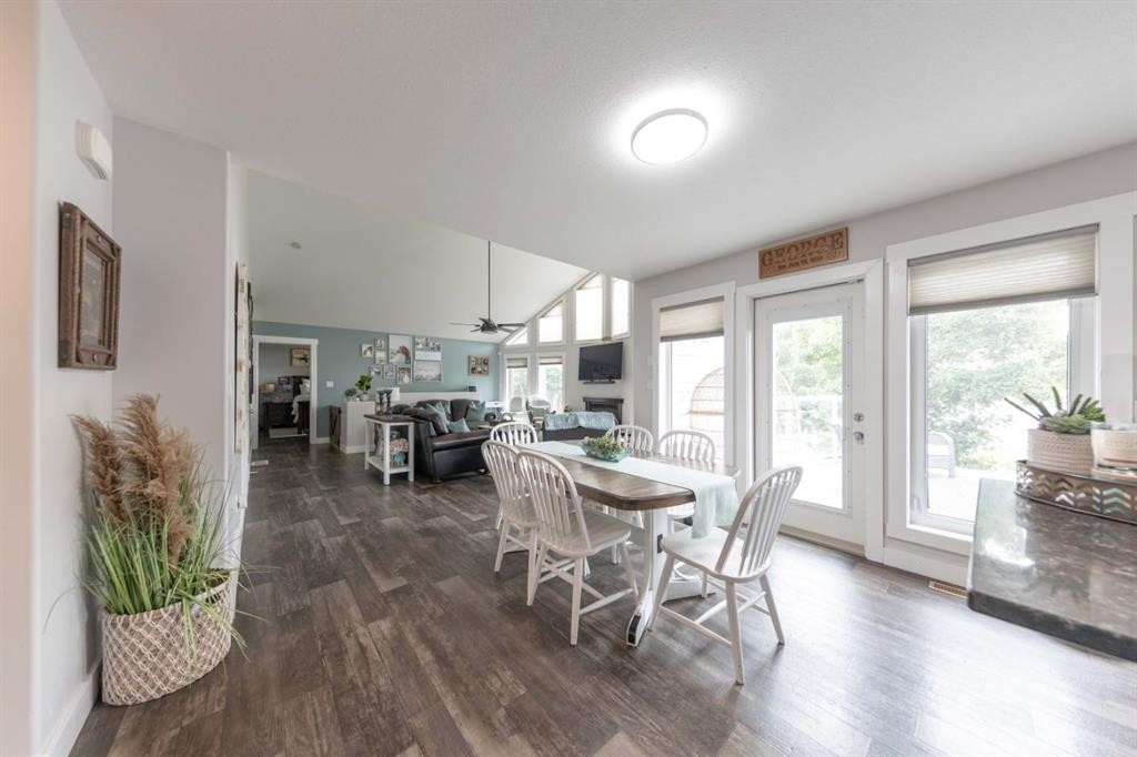 4 Sandpiper Estates, Sandy Beach, AB - Indoor Photo Showing Dining Room