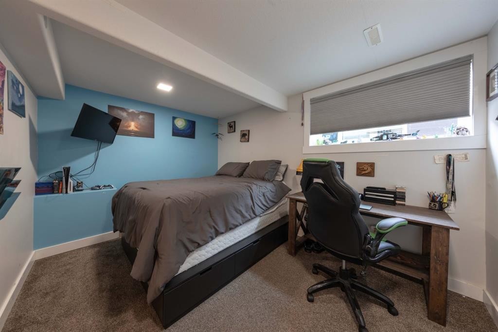 4 Sandpiper Estates, Sandy Beach, AB - Indoor Photo Showing Bedroom