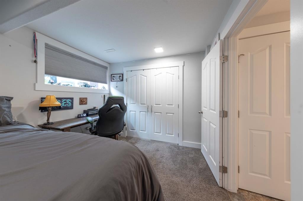 4 Sandpiper Estates, Sandy Beach, AB - Indoor Photo Showing Bedroom
