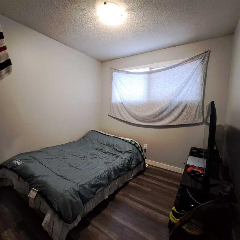 103 1St Street North, Marwayne, AB - Indoor Photo Showing Bedroom