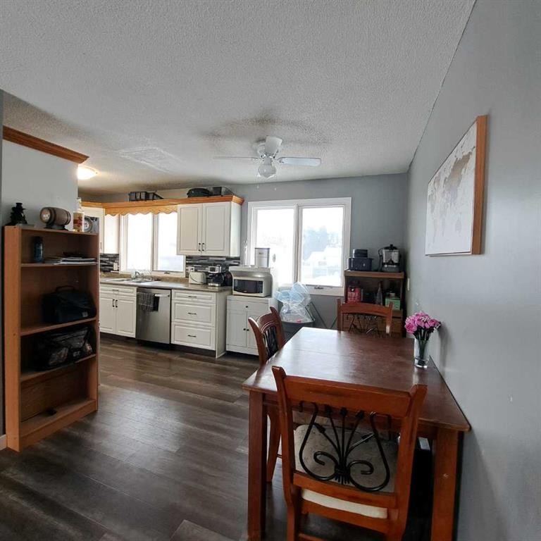 103 1St Street North, Marwayne, AB - Indoor