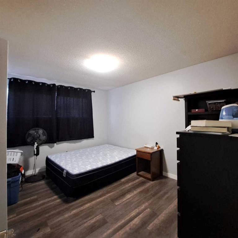 103 1St Street North, Marwayne, AB - Indoor Photo Showing Bedroom