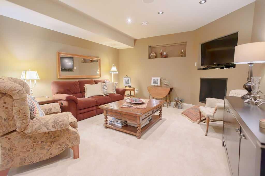 2809 11 Avenue, Wainwright, AB - Indoor Photo Showing Living Room