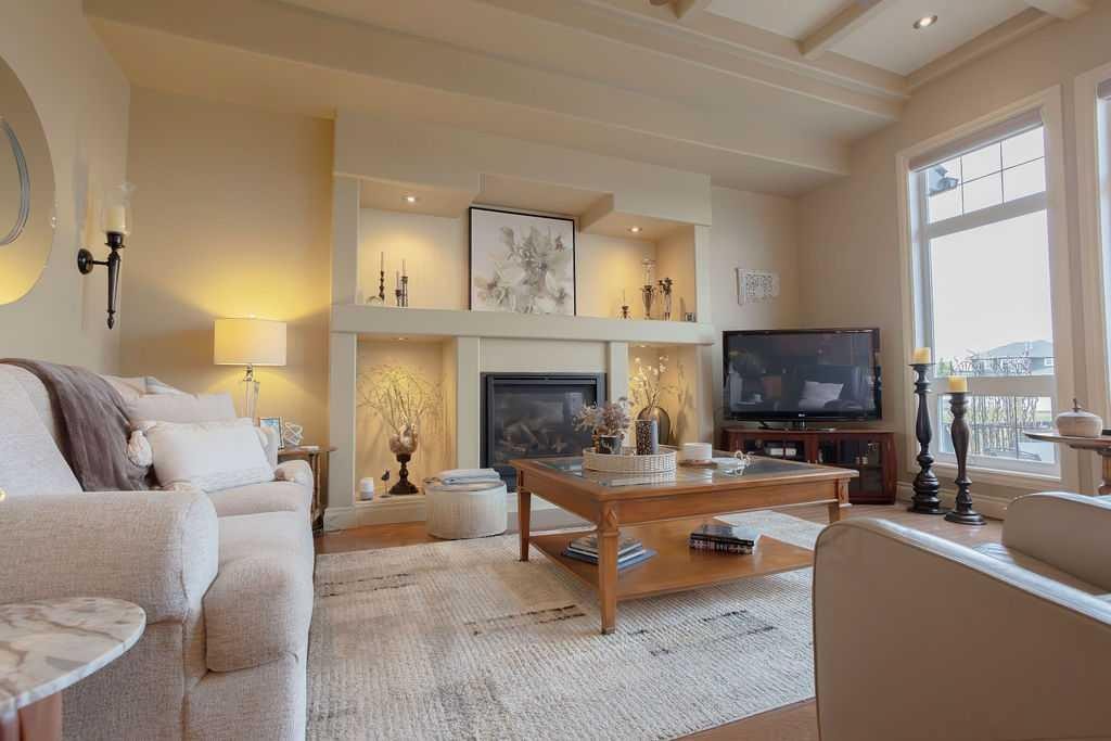 2809 11 Avenue, Wainwright, AB - Indoor Photo Showing Living Room With Fireplace