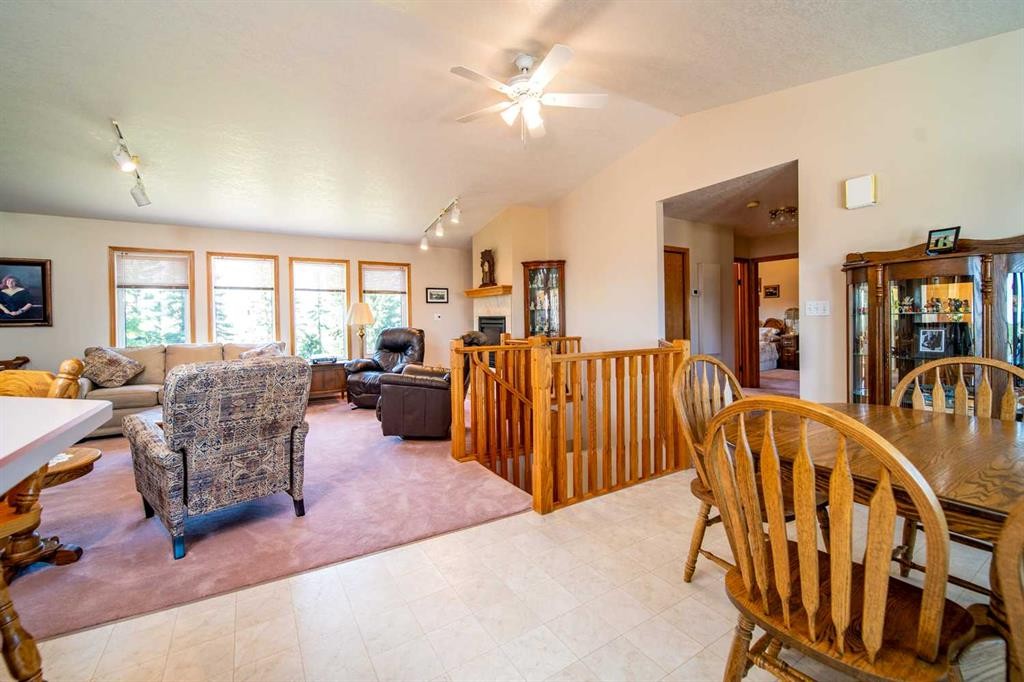 405065 Rge Rd 63, Czar, AB - Indoor Photo Showing Dining Room