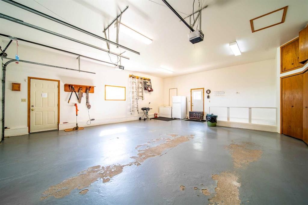 405065 Rge Rd 63, Czar, AB - Indoor