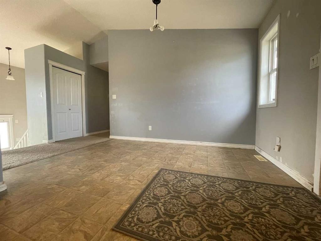 4802 64 Avenue, Cold Lake, AB - Indoor Photo Showing Other Room