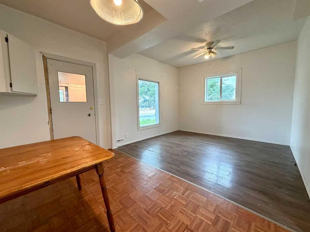 1236 1 Avenue, Wainwright, AB - Indoor Photo Showing Other Room
