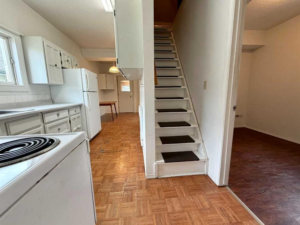 1236 1 Avenue, Wainwright, AB - Indoor Photo Showing Laundry Room
