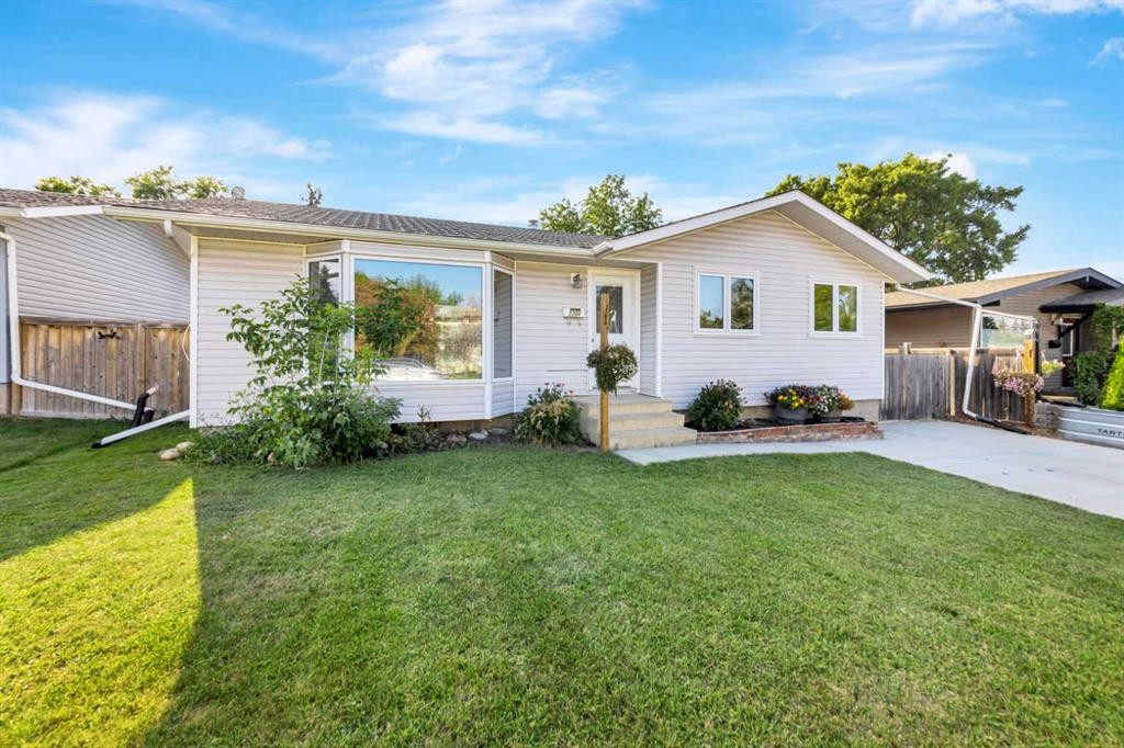 3208 54 Avenue, Lloydminster, AB - Outdoor